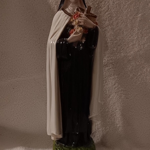 Vtg. 12.5&quot;  Hand Painted Plaster Saint Therese Of Lisieux Catholic Religious Statue Figurine - Unbranded - PREVIOUSLY Loved - FREE Shipping