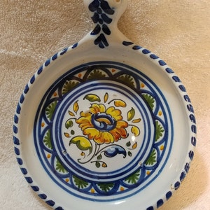 Talavera Mexican Hand Painted Decorative 5.5&quot; x 5.5&quot; Clay Skillet - Previously Loved Condition - PERFECT For The Collector - FREE Shipping