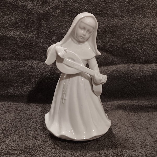 Vintage Wind-Up Musical White Nun With Lute Figurine From Berman & Anderson, Inc. - Made In Japan - Gently Previously Loved - FREE Shipping