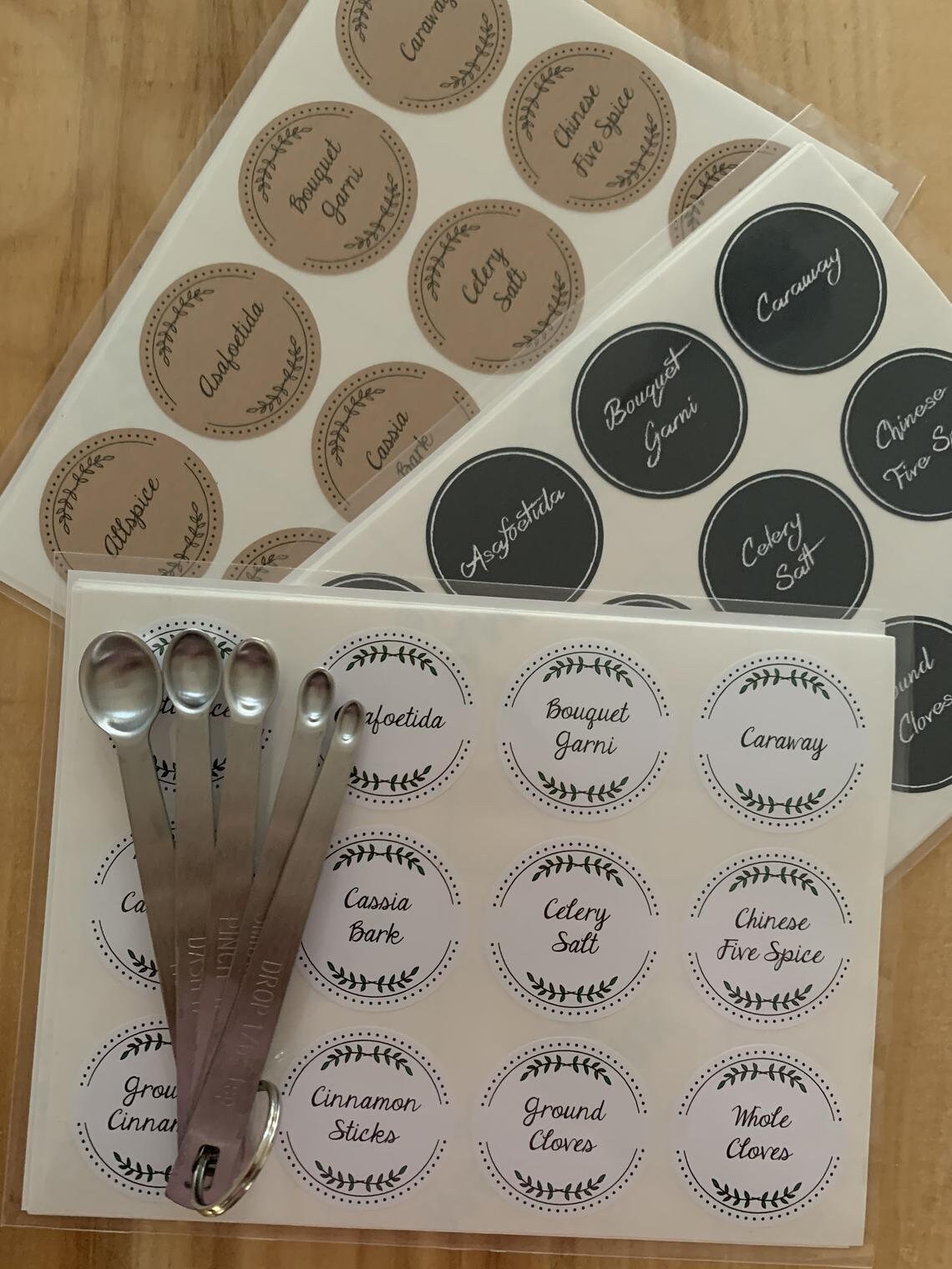 Rustikaler Gewürzregal mit 60 Glasgläsern Top Clip | Etsy