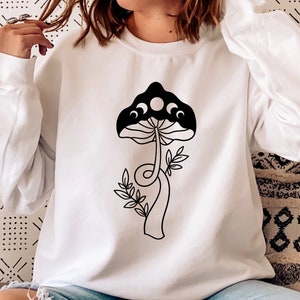 Mushroom T-shirt, Mushroom Sweatshirt, Botanical Shirt, hippie shirt, plant shirt, nature shirt, vintage plant shirt, botanical tee