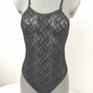 Schwarzer Stretch-Body mit floraler Spitze, hoher Schnitt, Stretch-Spitzenbesatz. voller Boden decken U-Ausschnitt Handgemacht Sehen durch Spitzen Unterwäsche