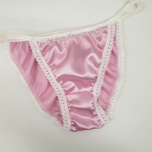 Lichtroze satijnen tangaslipje – glanzende laagbouw bikinislip, Franse handgemaakte lingerie, vrouwelijk ondergoed cadeau voor haar sissy knickers
