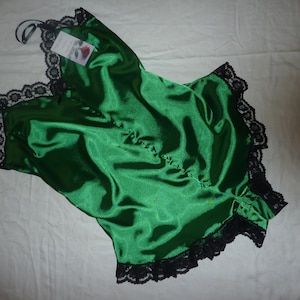 Green Shiny satin and black lace camiknicker teddie 1940&#39;s vintage style