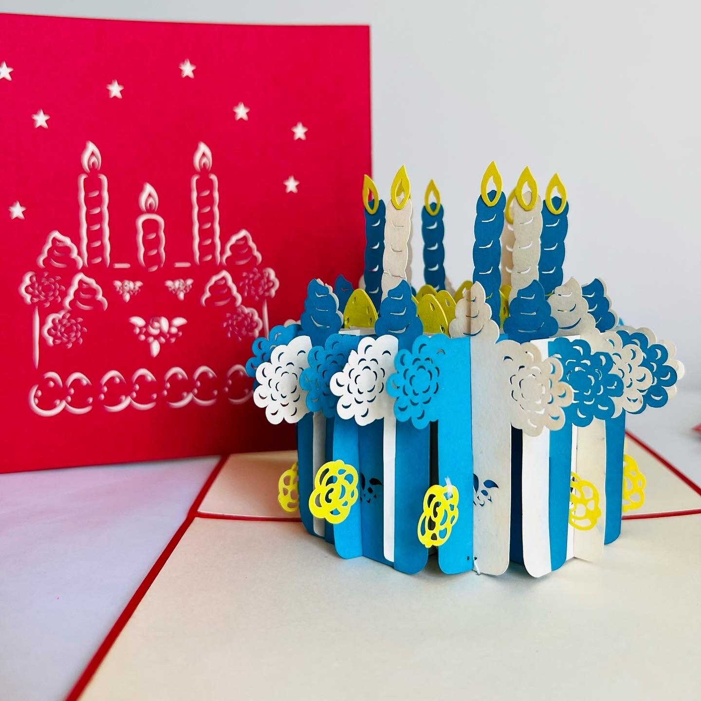 3Dバースデーケーキポップアップカードキャンドルお祝いパーティー 