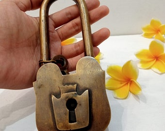 1x pcs Vintage Victorian Tall old PADLOCK Antique Solid Brass Long Neck Key Working Lock, gift Idea, strong working padlock, brass padlock