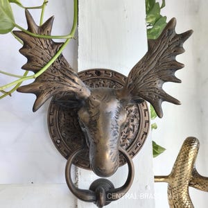 Aldaba grande de latón con forma de cabeza de alce, aldaba rústica de latón macizo, decoración para la entrada de cabañas y casas de campo, herrajes vintage con motivos de animales.