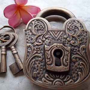 Antique door lock with skeleton key - Etsy 日本
