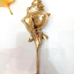 Brass Shell Coat Hooks Set of 3, Vintage Nautical Wall Hooks, Solid Brass Seashell Hooks, Coastal Bathroom & Beach House Decor