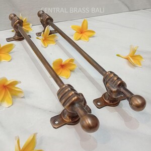 Decorative antique brass door handle
Vintage brass entry door pull, Hand style brass door handle
Brass door handle
Hand-shaped brass handle
Antique brass door handle
Vintage brass door handle
Decorative brass door handle,Unique brass door handle