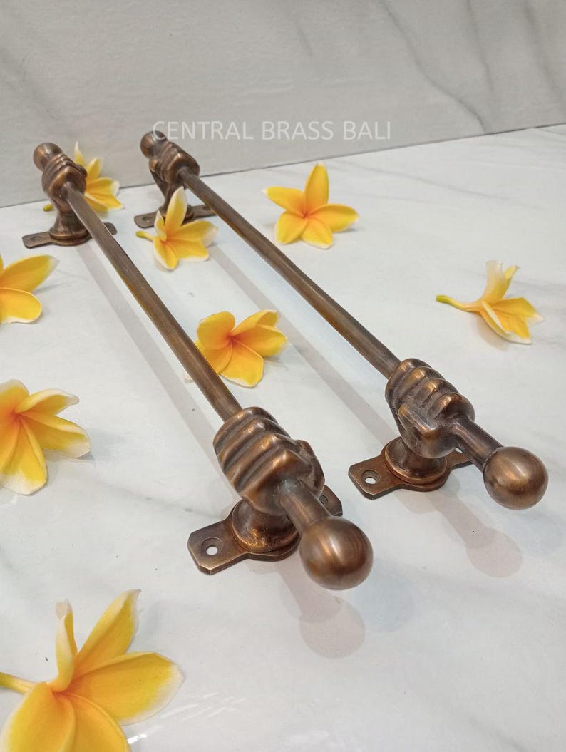 Decorative antique brass door handle
Vintage brass entry door pull, Hand style brass door handle
Brass door handle
Hand-shaped brass handle
Antique brass door handle
Vintage brass door handle
Decorative brass door handle,Unique brass door handle