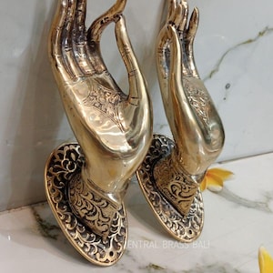 Ensemble de 2 poignées de porte en laiton poli représentant des mains de Bouddha, poignées Gyan Mudra, quincaillerie d'entrée spirituelle