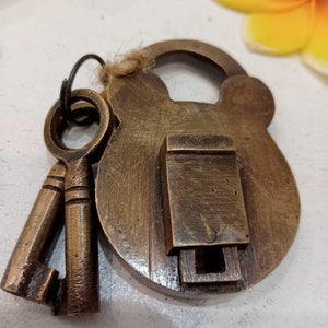 Vintage Small Classic old PADLOCK Solid Brass Antique Safe Key Working Lock