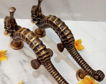 Paire de poignées de porte hippocampe en laiton massif | Poignées de porte d'entrée côtières | Poignées nautiques d'entrée principale | Quincaillerie en laiton vintage