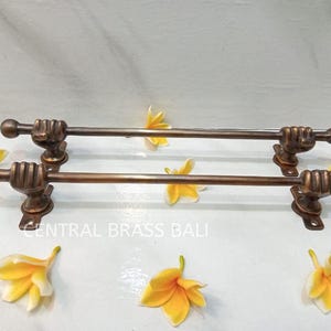 entry handle
Solid brass decorative door pull
Vintage ornate brass door handle
Antique brass door handle set
Vintage brass main door pull
Solid brass vintage door handle
Elegant antique brass door pull
Unique solid brass door handle, Handcrafted