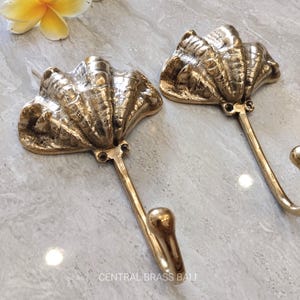 Set of 3 Brass Scallop Shell Coat Hooks, Coastal Wall Hooks, Beach House Decor, Nautical Bathroom Towel Hangers, 6.29"