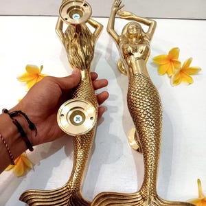 Puxador de porta sereia em latão maciço, puxador de porta dourado estilo costeiro, ferragens náuticas para casa de praia, decoração oceânica, puxador de porta de entrada exclusivo de 39 cm (15,35 polegadas)