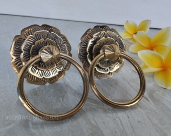 Juego de 4 tiradores de anillo con forma de girasol de latón macizo / Pomo retro para armario