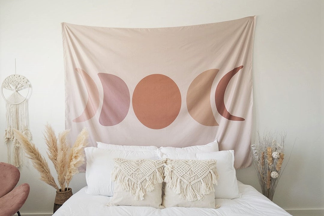 How to hang up a tapestry in a dorm hotsell