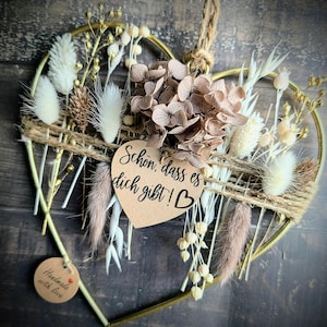 Cuore per la festa della mamma | Fiori secchi a forma di cuore di metallo | Bianco-cipria