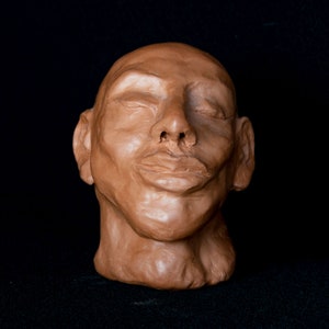 Tone figure head