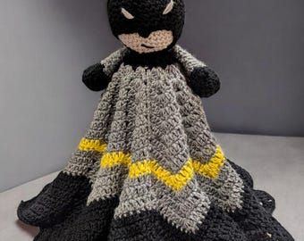 Copertina/copertina per neonati a tema Batman, realizzata all'uncinetto e fatta a mano.