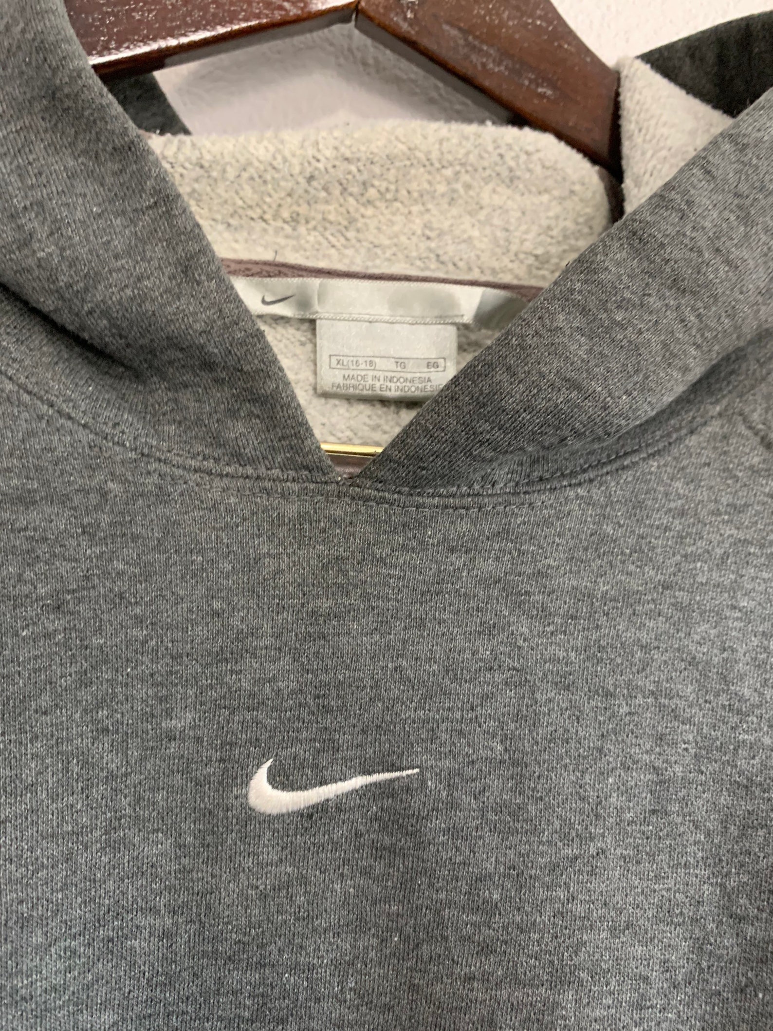 center nike swoosh hoodie