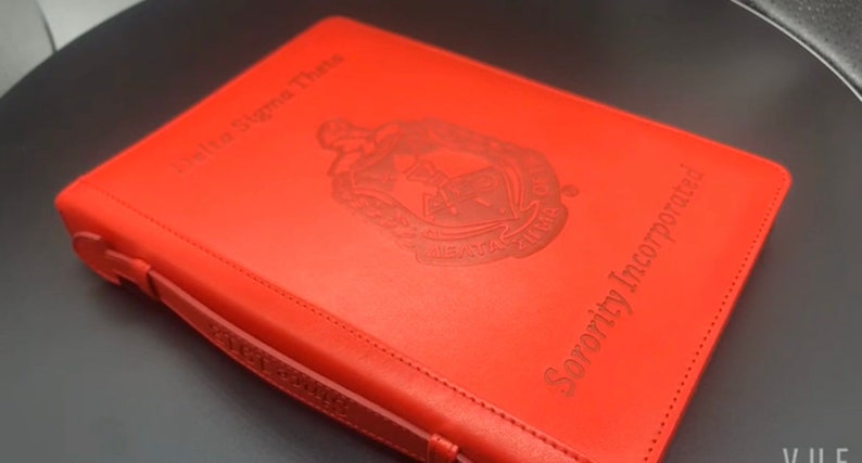 Delta Sigma Theta Soft Leather Deluxe Ritual Cover imagem 1