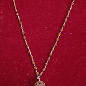 54 Perlen 5 Mukhi Java Rudraksha Mala mit 7 Mukhi Nepali und 1 Mukhi Java Anhänger in Silber