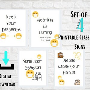Può includere: Set di quattro cartelli per la classe stampabili con un'emoticon gialla che indossa una maschera. I cartelli recitano "Mantieni la distanza", "Indossare la maschera è prendersi cura", "Stazione di sanificazione" e "Per favore, lavati le mani".