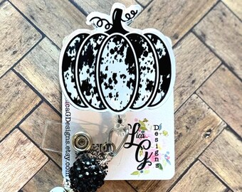 Pumpkin Badge Reel Cute Pumpkin Beads Fall Badge Cowhide Print Pumpkin Stethoscope Tag Carabiner Badge Acrylic Nurse Gift Teacher Gift