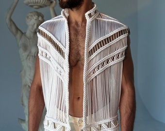 Gilet en macramé Apollo : tenue de guerrier spartiate bohème dans le Burning Man, camouflage bohème pour homme