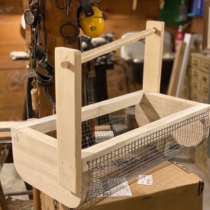 Gardener&#39;s Harvest Basket - Diagonal Handle