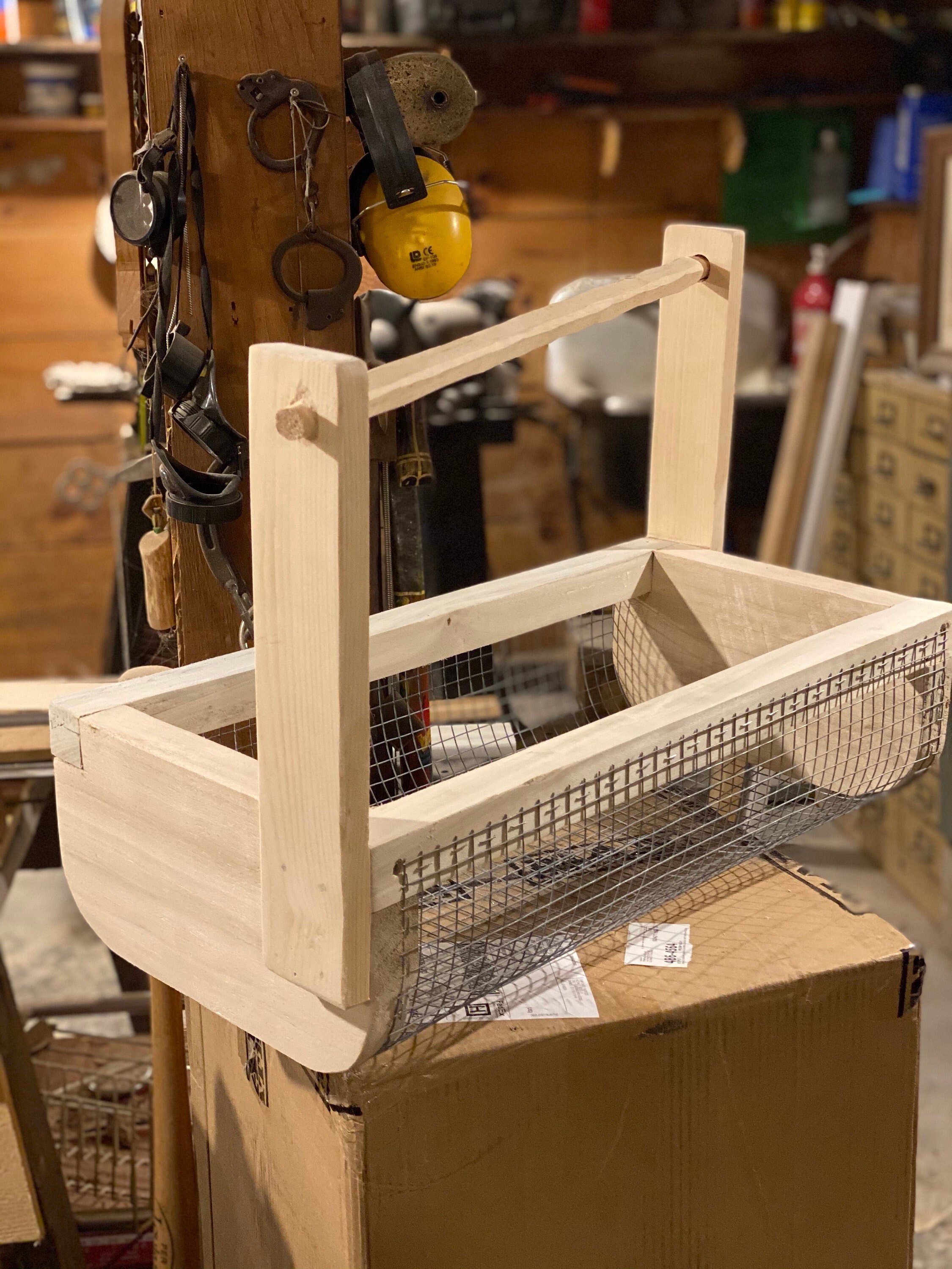 Gardener's Harvest Basket - Diagonal Handle