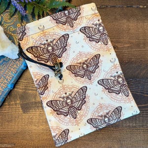 Tarot Card Tarot Deck Bag Drawstring Pouch - Beige, natural moths, deaths head moth