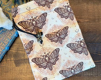 Tarot Card Tarot Deck Bag Drawstring Pouch - Beige, natural moths, deaths head moth