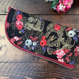 Soft, quilted Eyeglass case w/zipper - Skulls Serpents Flowers with Gold Shimmer