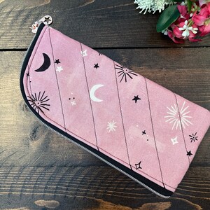 Soft, quilted Eyeglass case w/zipper - Dusty pink rose moons and stars