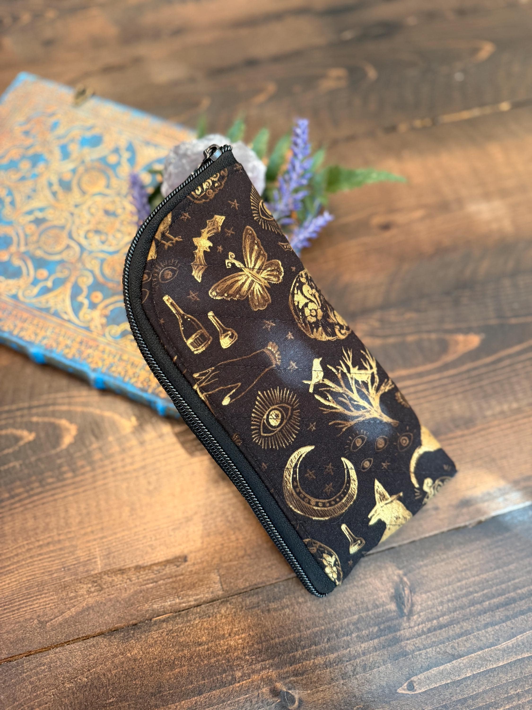 Quilted Soft Padded Eyeglass or Sunglasses Case with zipper - Black gold Cats Bats Spooky