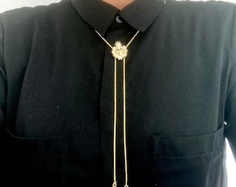 Bolo Sagrado Corazón Oro Cadena Delgada Bolo Goth Bolo Corbata Cadena Delgada Collar Corazón Regalo Boda Dama de Honor Regalo Boho