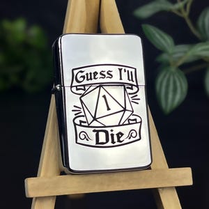 Vermutlich werde ich sterben Individuell graviertes Feuerzeug || Personalisiertes Feuerzeug Geschenk für Sie & Ihn | Messing Flip Feuerzeug D&D Feuerzeug Dungeons and Dragons Geschenk