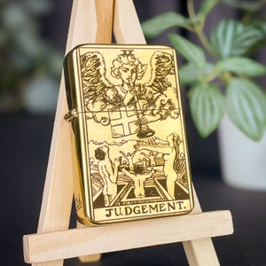 Judgment Tarotkaart aangepaste gegraveerde aansteker || Gepersonaliseerde aanstekercadeau voor hem en haar || Messing klapaansteker vintage design || Tarotcadeau