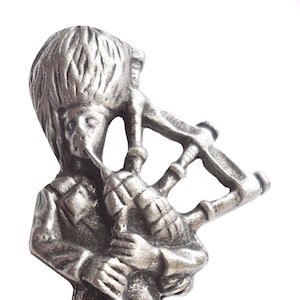 Scottish Piper Bagpipe Player Pewter Brooch - Hand Made in the United Kingdom