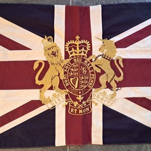 United Kingdom Union Jack Royal Crest Fully Sewn Flag - 100cm x 50cm