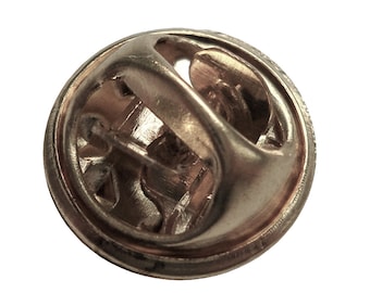 Howling, Baying Wolf English Pewter Lapel Pin Badge from Ties Planet UK