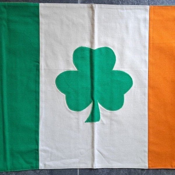 Irland Kleeblatt Voll genähte Vintage-Look Flagge 100cm x 50cm - 4 Ösen