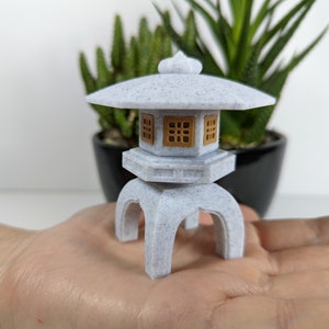 Miniatuur yukimi-lantaarn