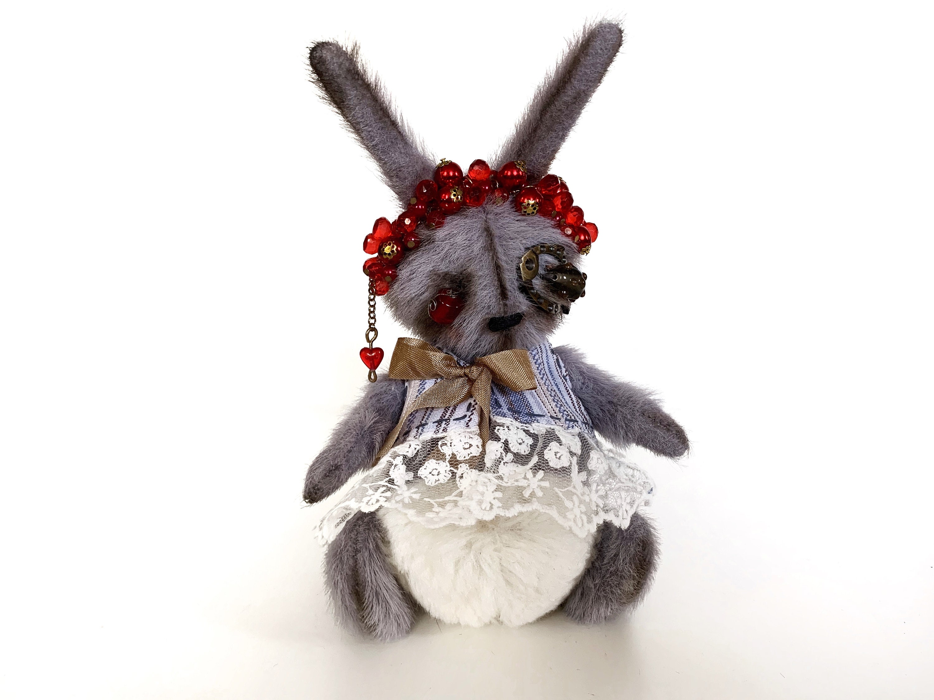 不気味でかわいいぬいぐるみのウサギ人形 手作りの不気味なぬいぐるみ