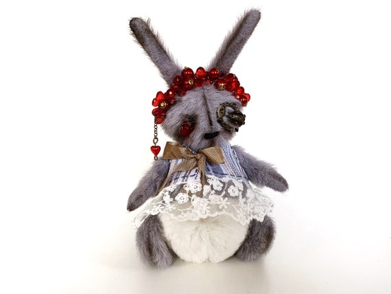 Oreiller de lapin doux en peluche poupées animales étreignant cadeau  d'anniversaire lapin en peluche en peluche pour chambre bureau, 30CM :  : Jeux et Jouets