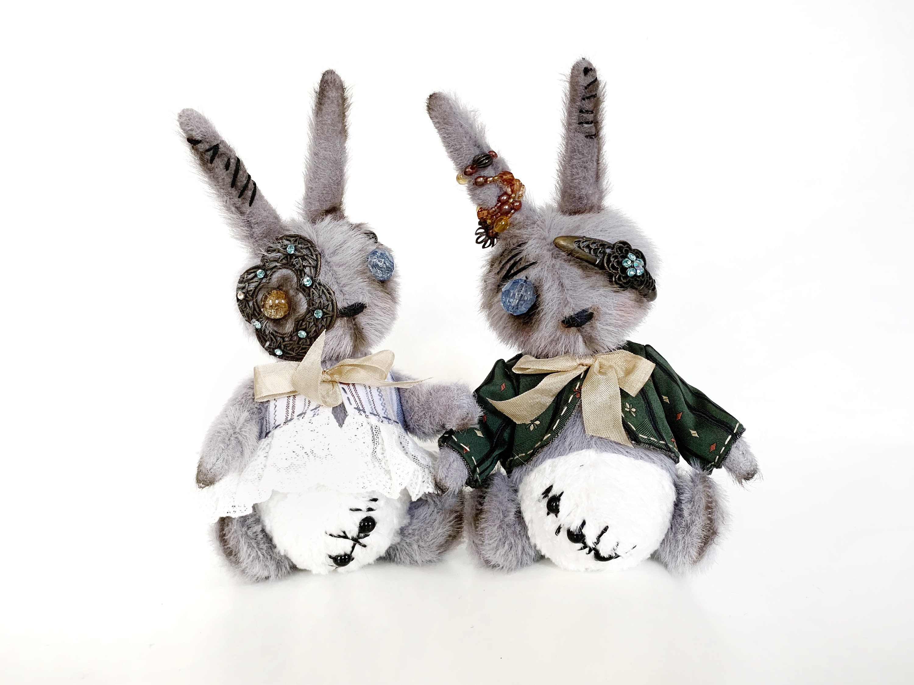 Handmade Art Doll, Creepy Cute Bunny Stuffed Animal, Goth de